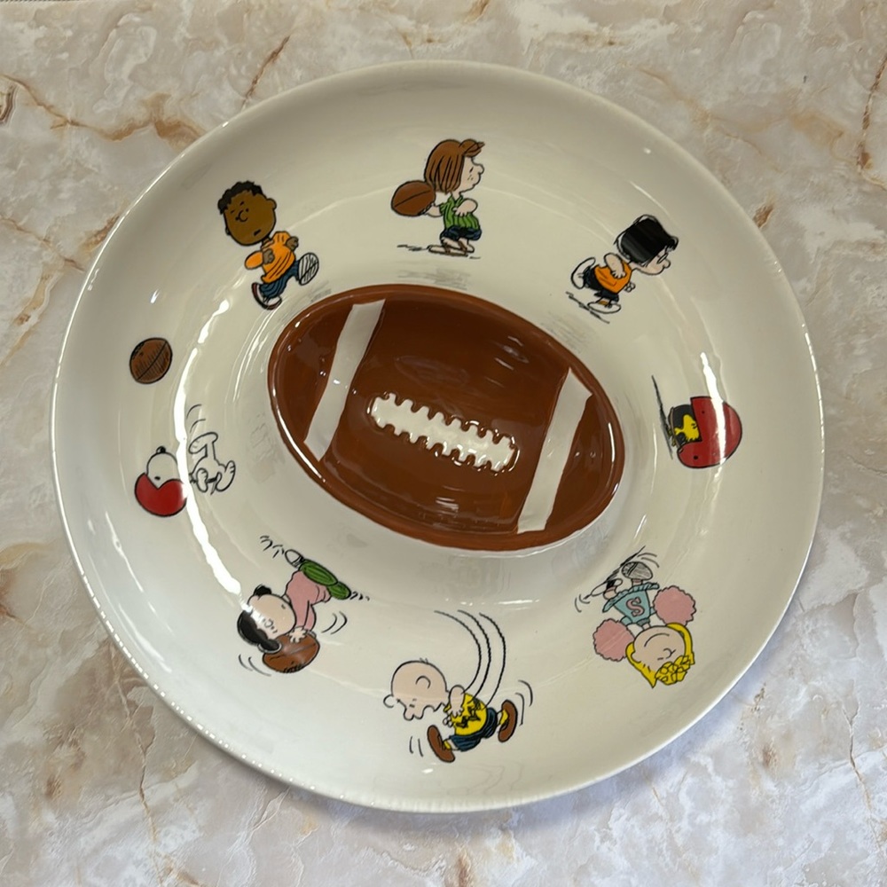 Peanuts: foot ball theme chip and dip dish.